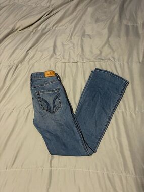 Hollister Women's Medium Blue low rise Bootcut Jeans